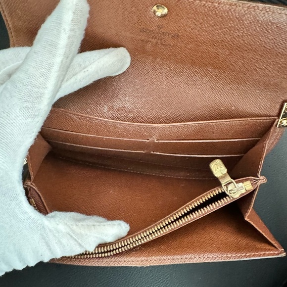 - Louis Vuitton Monogram Portefeiulle Sarah Long Bifold Wallet/converted - Picture 12 of 16